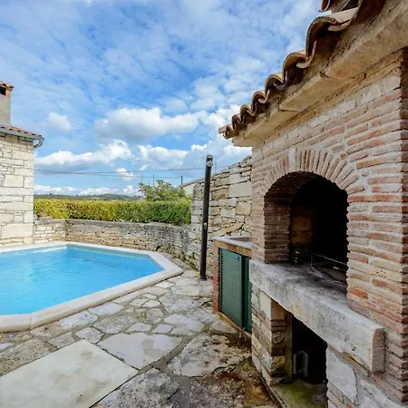 In With Swimming Pool Villa Tinjan