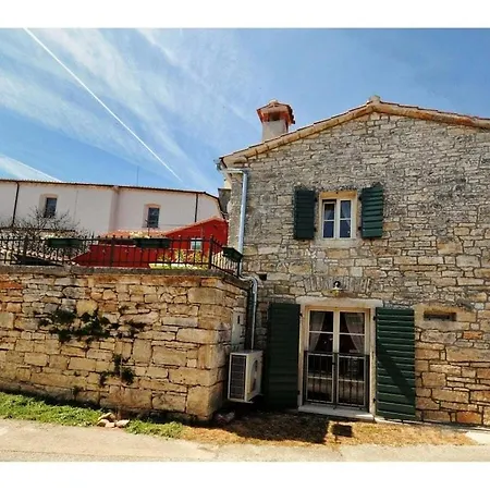 In With Swimming Pool * Tinjan