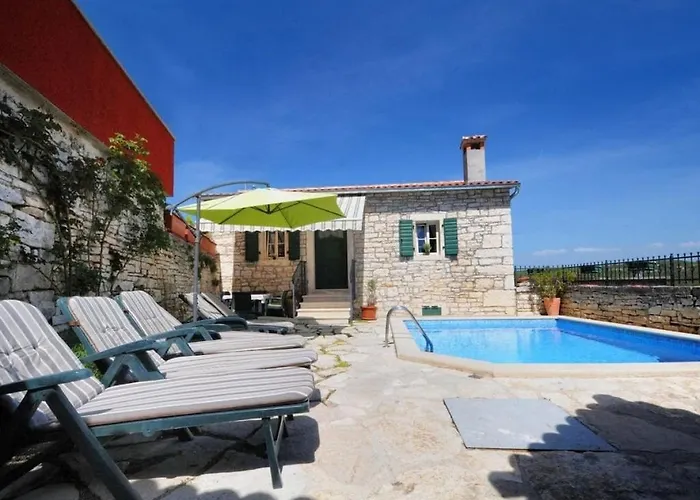 In With Swimming Pool