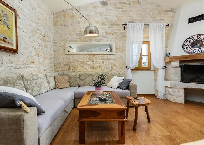 Villa In With Swimming Pool