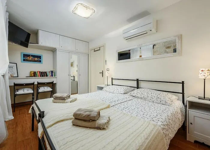 Villa In With Swimming Pool