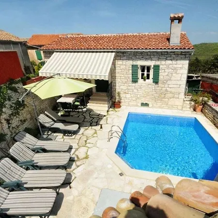 Villa In With Swimming Pool Tinjan
