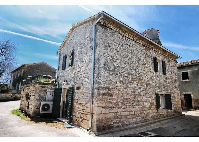 In With Swimming Pool Vila